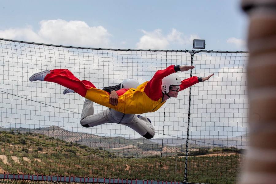 Fotos Abre en Campillos el primer simulador de paracaidismo a cielo